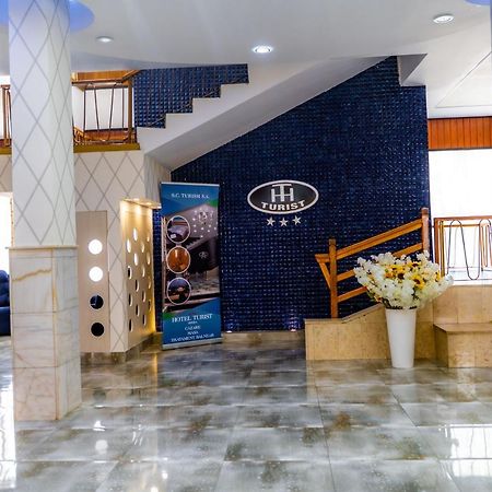 Hotel Turist Pucioasa エクステリア 写真