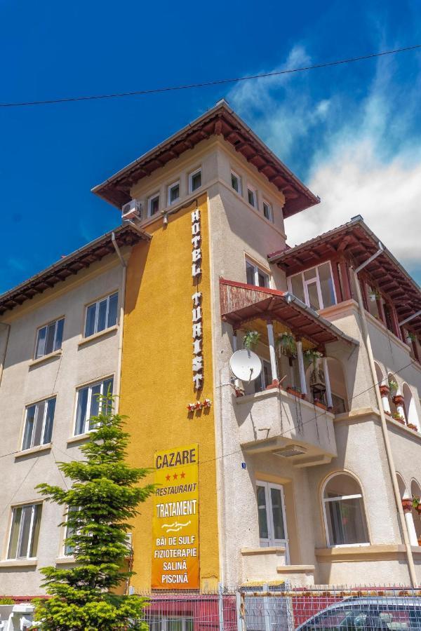 Hotel Turist Pucioasa エクステリア 写真