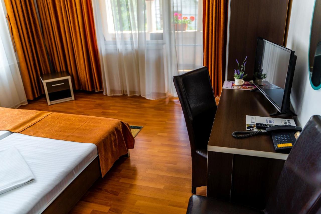 Hotel Turist Pucioasa エクステリア 写真