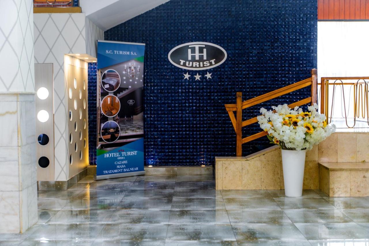Hotel Turist Pucioasa エクステリア 写真